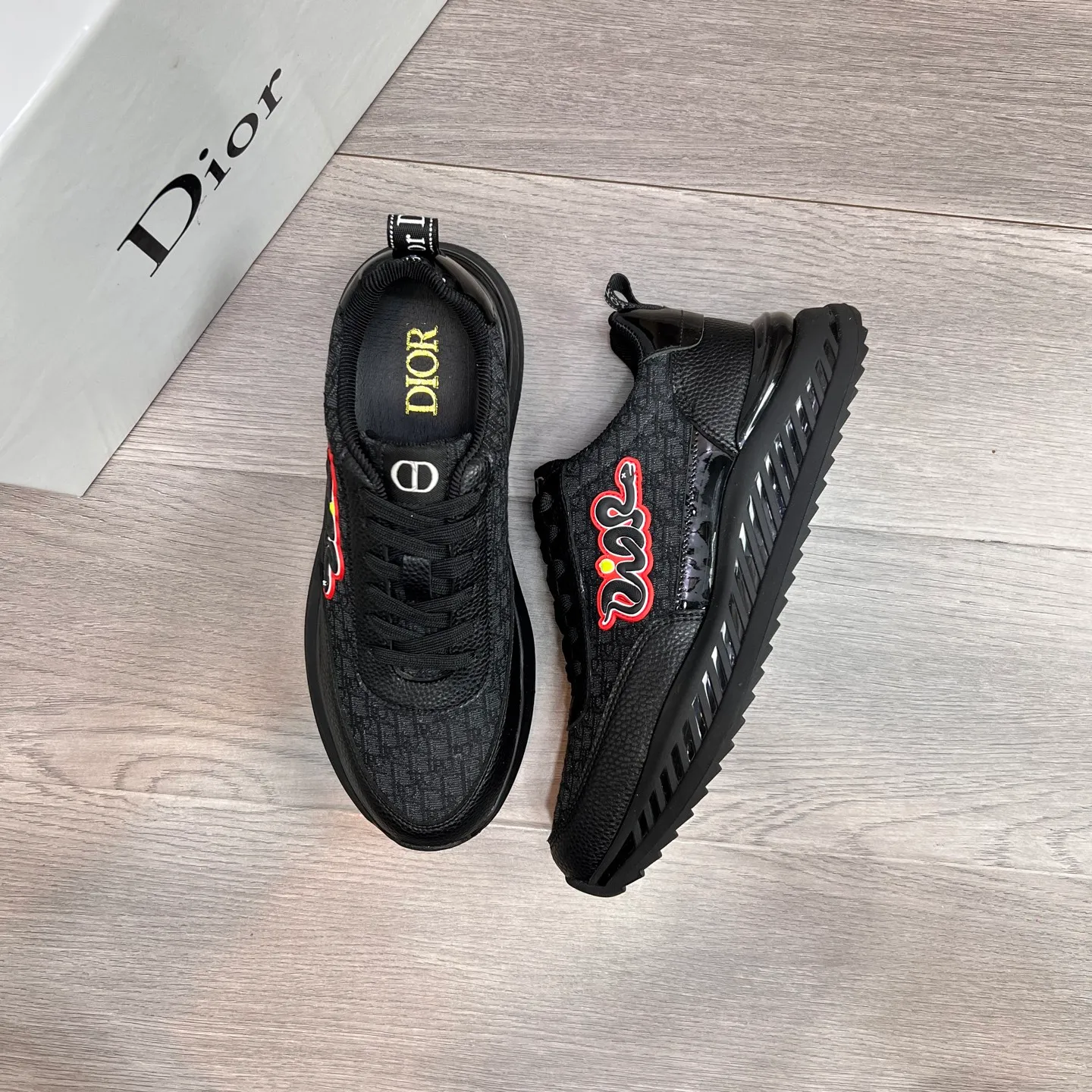 Factory price: 438💰Dior original quality.~ Unique modern style sneakers. 🏃A must-have casual shoe for trendy men😍😍 Imported cowhide fabric, sheepskin foot pads (refuse to discolor and grind feet) soles: Original soles specially provided by the original factory, French lazy style design ⚠️Fit to the feet, original quality, super comfortable original soles. It’s like shooting the real thing🎬The real thing is better, high-quality sneakers, men’s shoe size: 38-44 (45 and 46 can be customized)